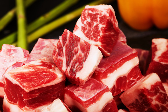 生牛排