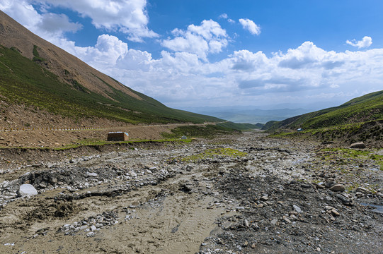 山谷洪水