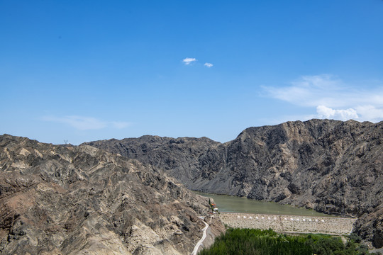 库尔勒铁门关风景