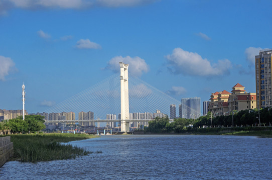 晋江江面和晋江大桥