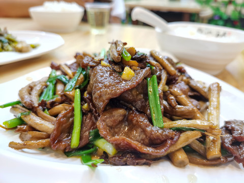 茶树菇炒牛肉