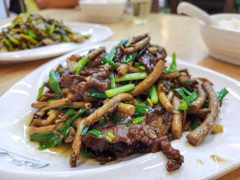 茶树菇炒牛肉