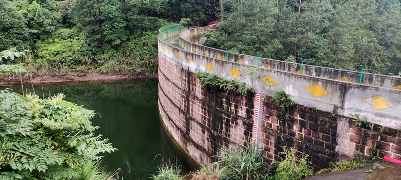 水坝