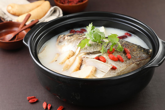 天麻魚頭湯