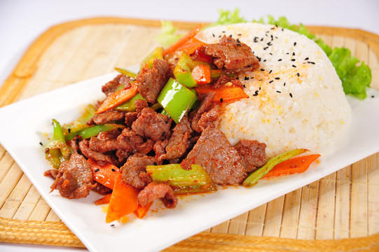 牛肉蓋飯