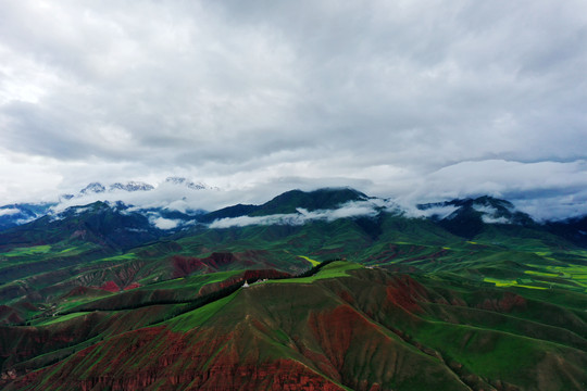 航拍卓尔山