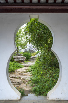 中式园林葫芦形景墙