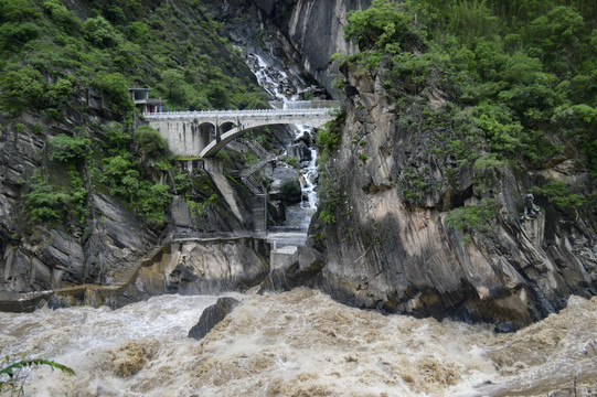 虎跳峡