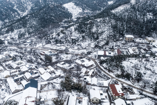 山村雪景