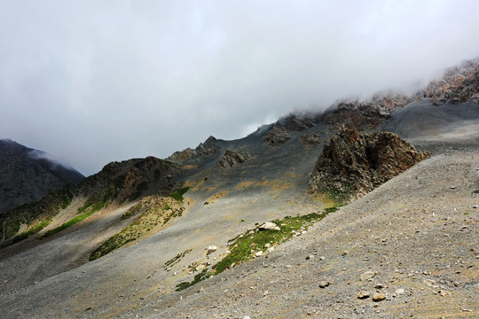 岗什卡雪峰