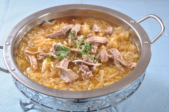 拆骨肉燉酸菜