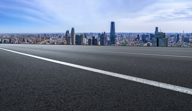 前进的道路和建筑景观