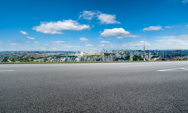 柏油马路和城市景观