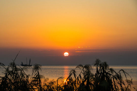 太湖日出景美如画