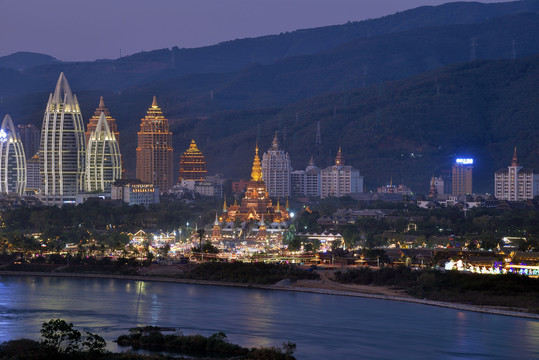 西双版纳告庄城市建筑风光夜景