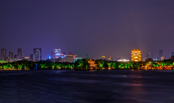 山东济南大明湖夜景