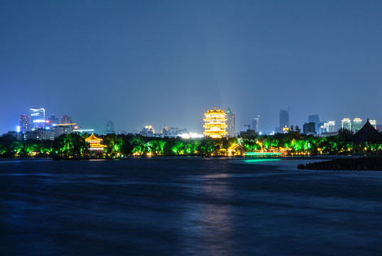 山东济南大明湖夜景