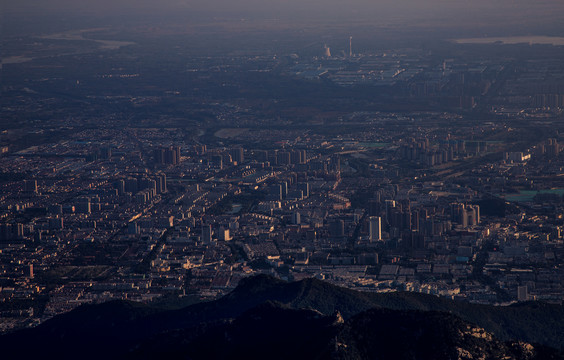 航拍山东泰安城市