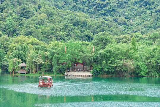 肇庆天湖景区蝴蝶谷山水风景