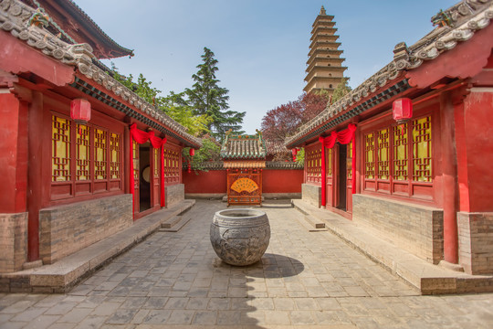 普救寺梨花院