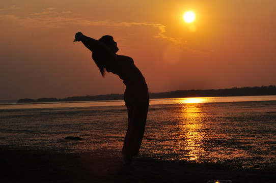 夕阳浴歌