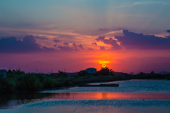 江面的朝霞与夕阳