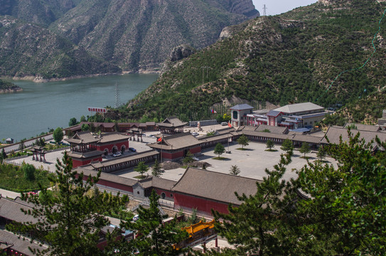 山西大同恒山大门口的寺庙