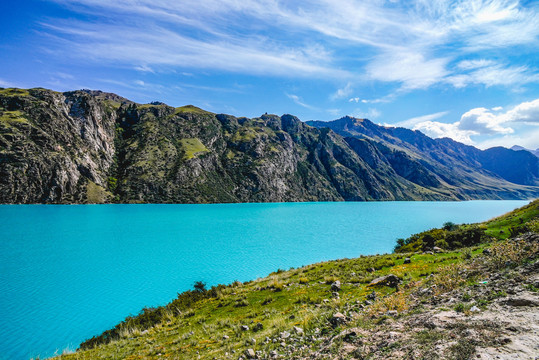 伊犁旅游景点昭苏玉湖