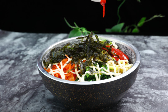 韩式蔬菜沙拉拌饭