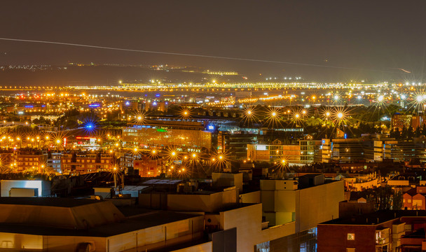 都市夜景与城市霓虹灯