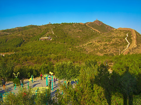 大境门太平山上休闲小广场