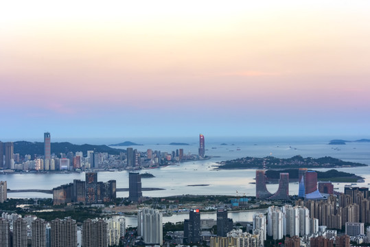 厦门海上城市黄昏夜景