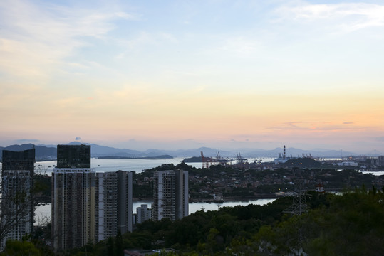 厦门海上城市黄昏日落