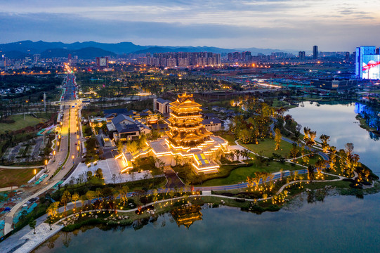 成都龙泉东安湖东安阁夜景