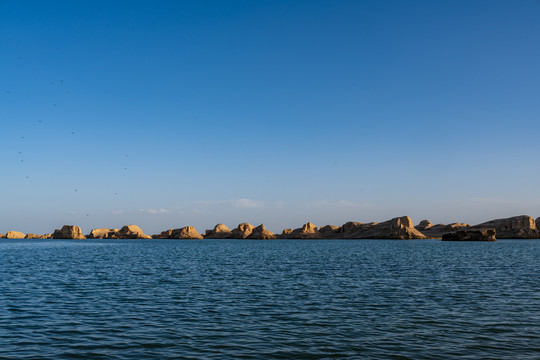 青海鄂博梁丹霞地貌