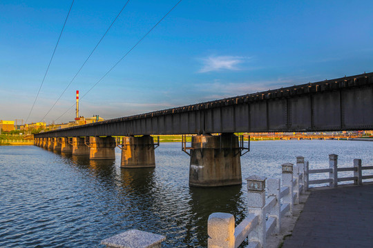 過江鐵路橋