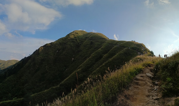 夕阳下的武功山