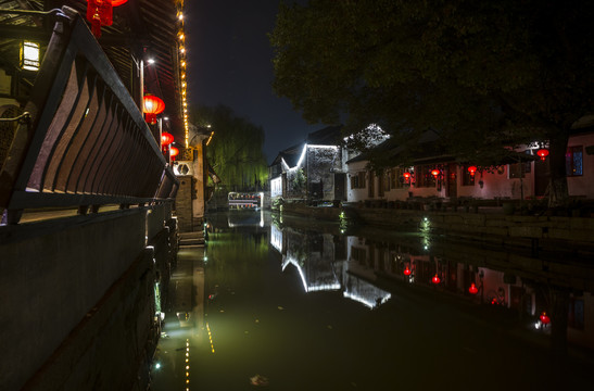 中国上海锦溪古镇夜景