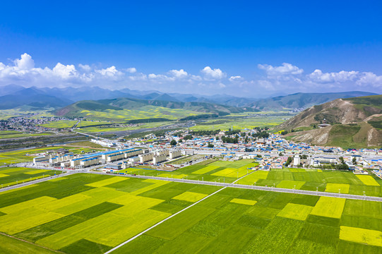 山谷村镇田野