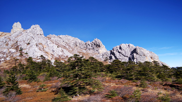 石卡雪山蓝月山谷