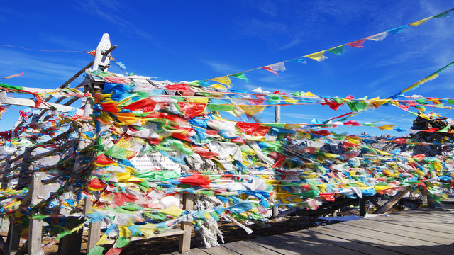 石卡雪山蓝月山谷