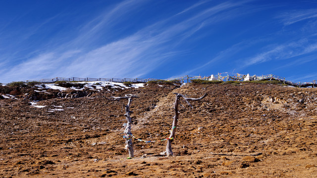 石卡雪山蓝月山谷