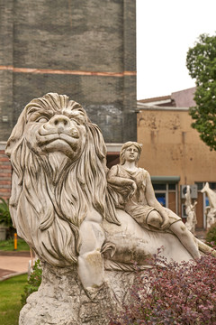 狮子座雕塑