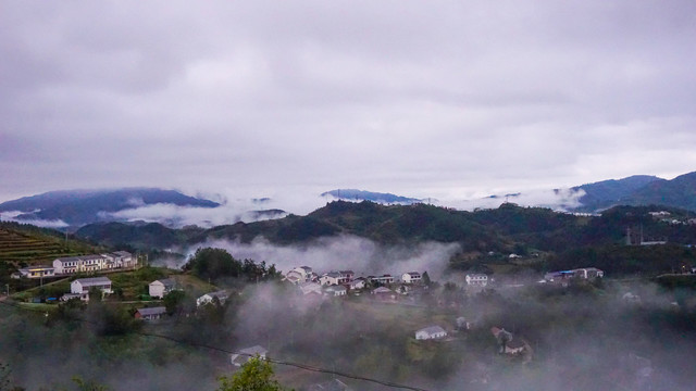 雨后乡村