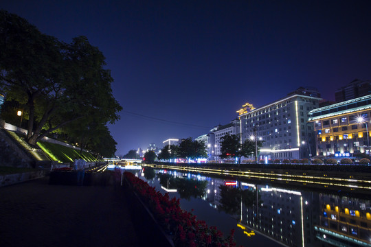 西安城墙护城河夜景风光