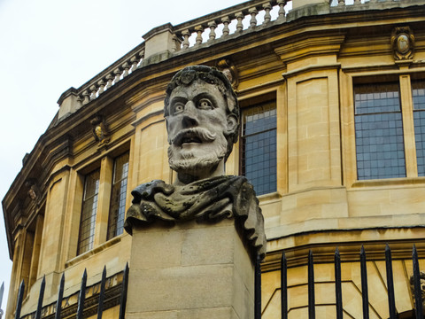 牛津大学雕塑