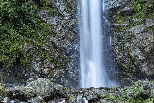 高山流水瀑布