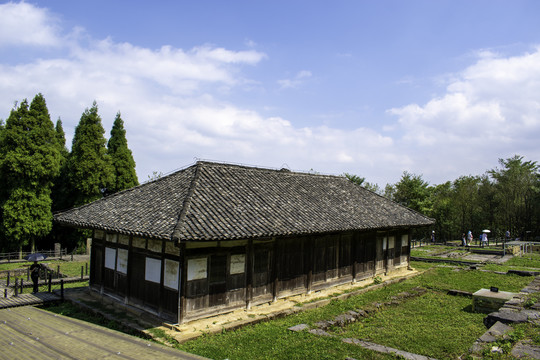 海龙屯海潮寺新王宫遗址后侧方视