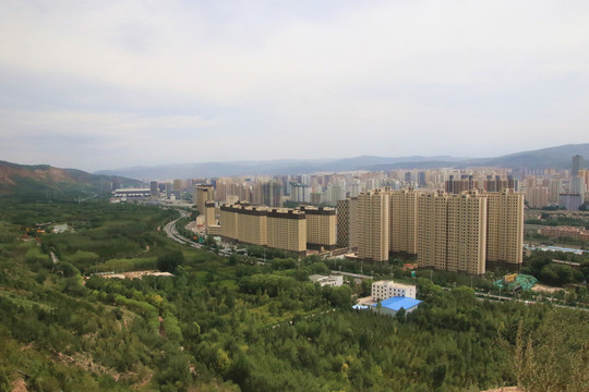 西宁城市俯瞰北山公园绿化