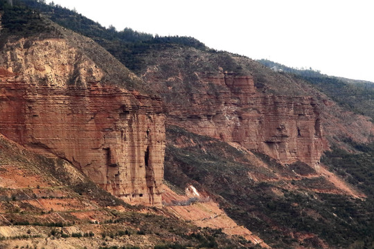 西宁北山丹霞地貌